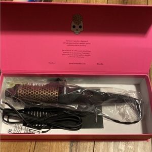 Amika thermal babe round brush